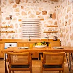 Sedir Tas Evleri Bed & Breakfast